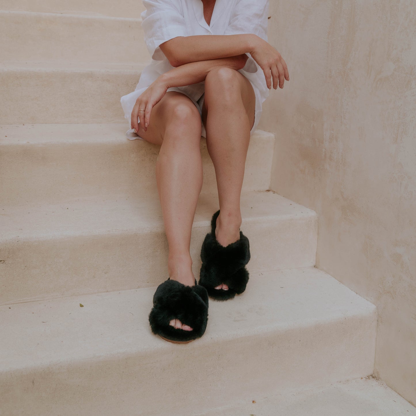 Cloud Slippers 100% Sheepskin - Black
