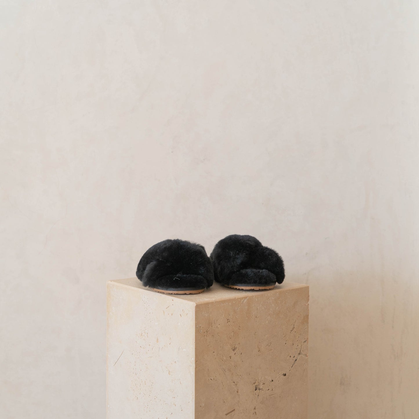 Cloud Slippers 100% Sheepskin - Black