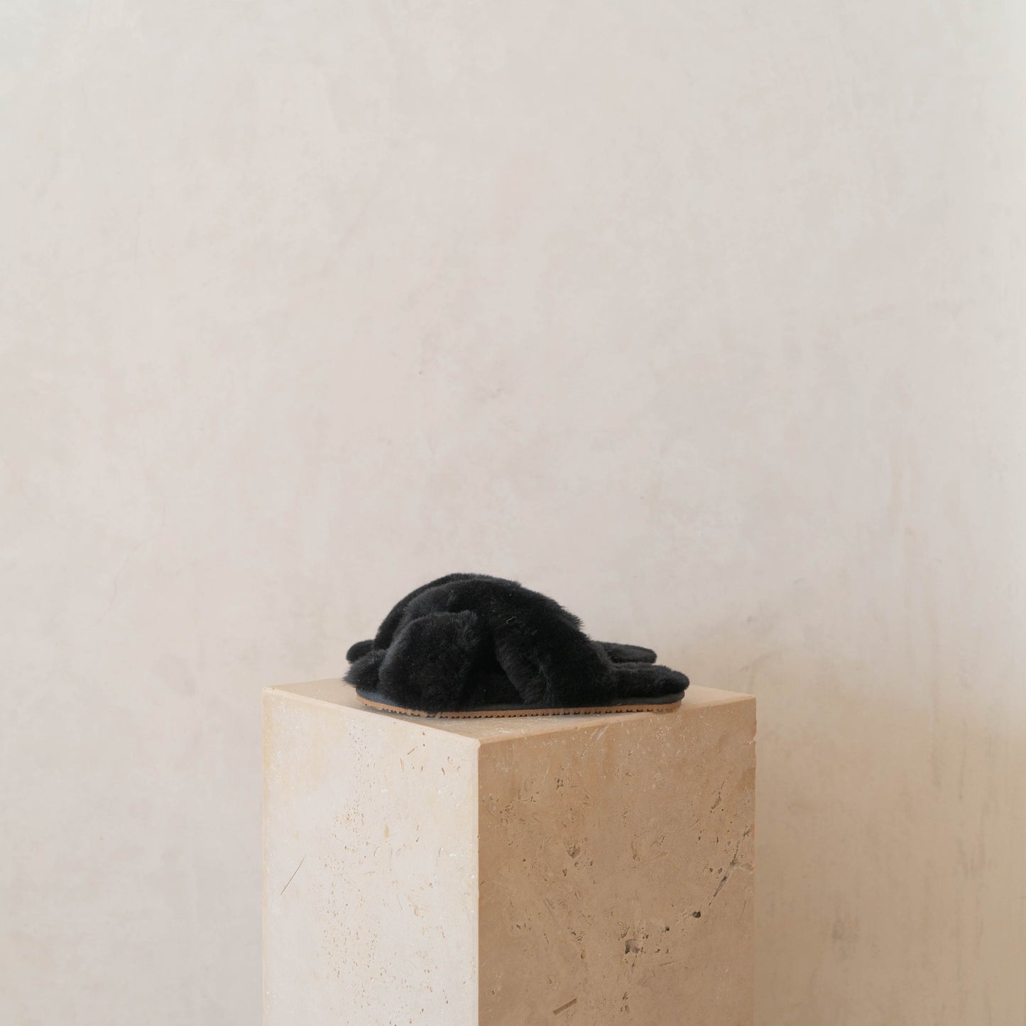 Cloud Slippers 100% Sheepskin - Black